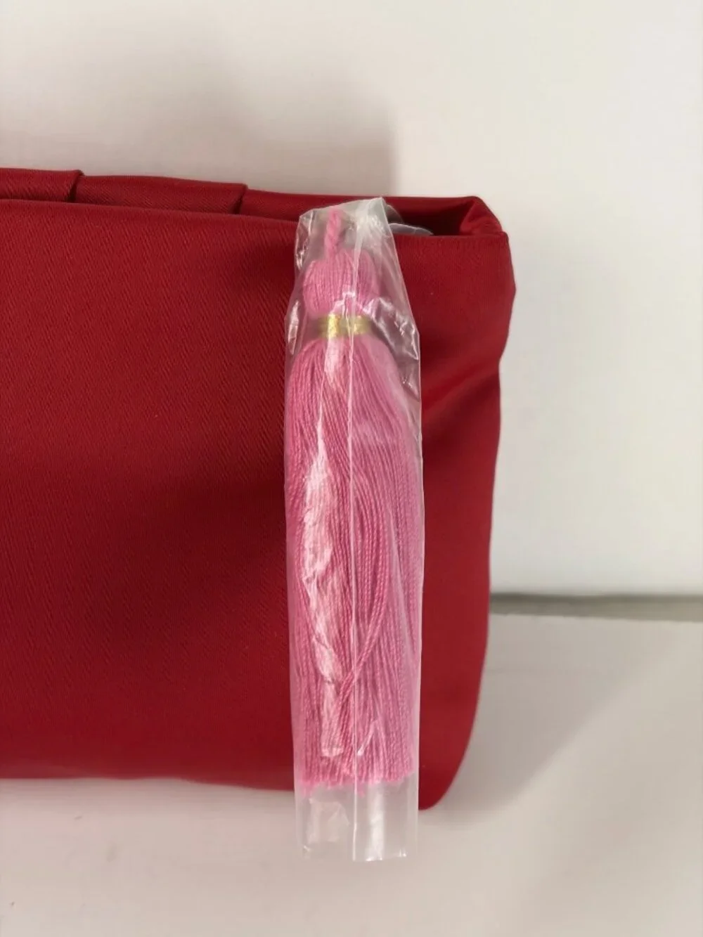 Estee Lauder Makeup Cosmetic Bag Red Satin Pleated with Pink Tassel Zipper